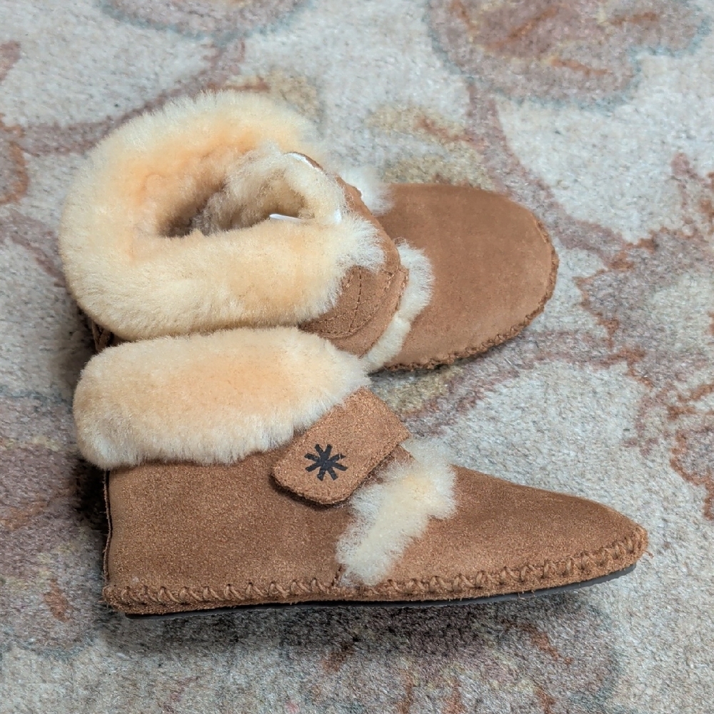 L.L.Bean Wicked Good Toddler Cozy Shearling Lined Booties Slippers